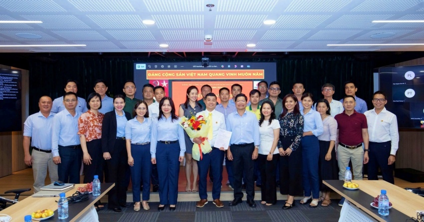 Sinh hoạt chi bộ toàn Đảng bộ Petrovietnam: Lan tỏa tinh thần Đại hội, bồi đắp niềm tự hào 50 năm