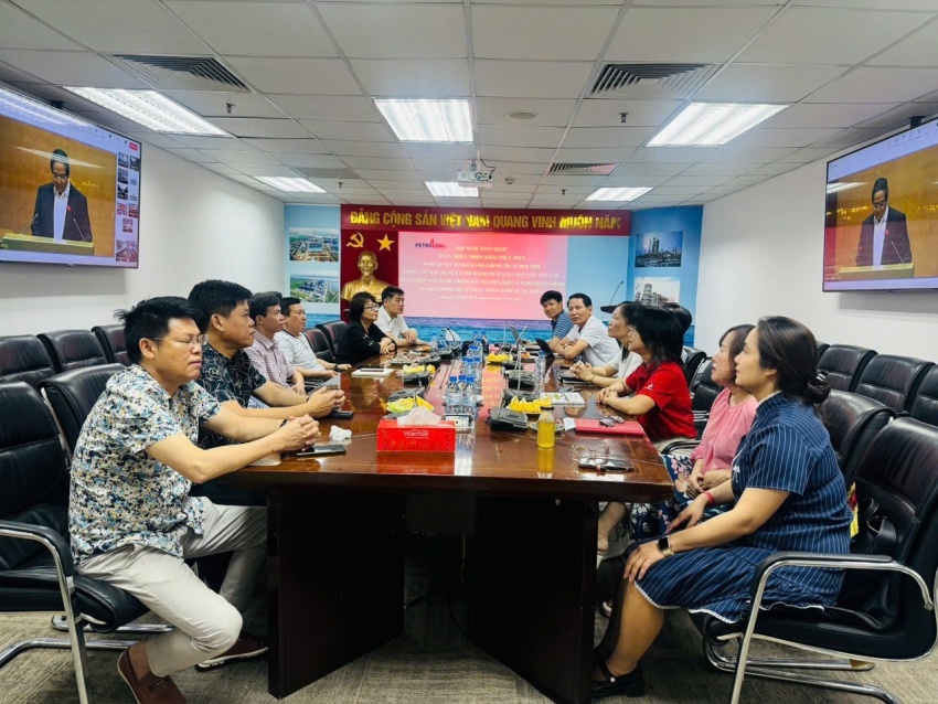 Sinh hoạt chi bộ toàn Đảng bộ Petrovietnam: Lan tỏa tinh thần Đại hội, bồi đắp niềm tự hào 50 năm