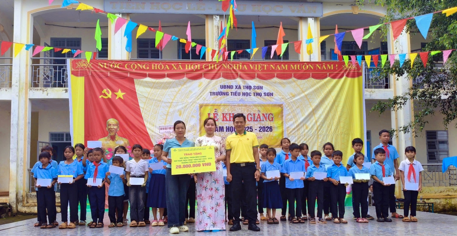 Phân bón Cà Mau dành hơn 3 tỷ đồng trao học bổng năm học mới 2025–2026