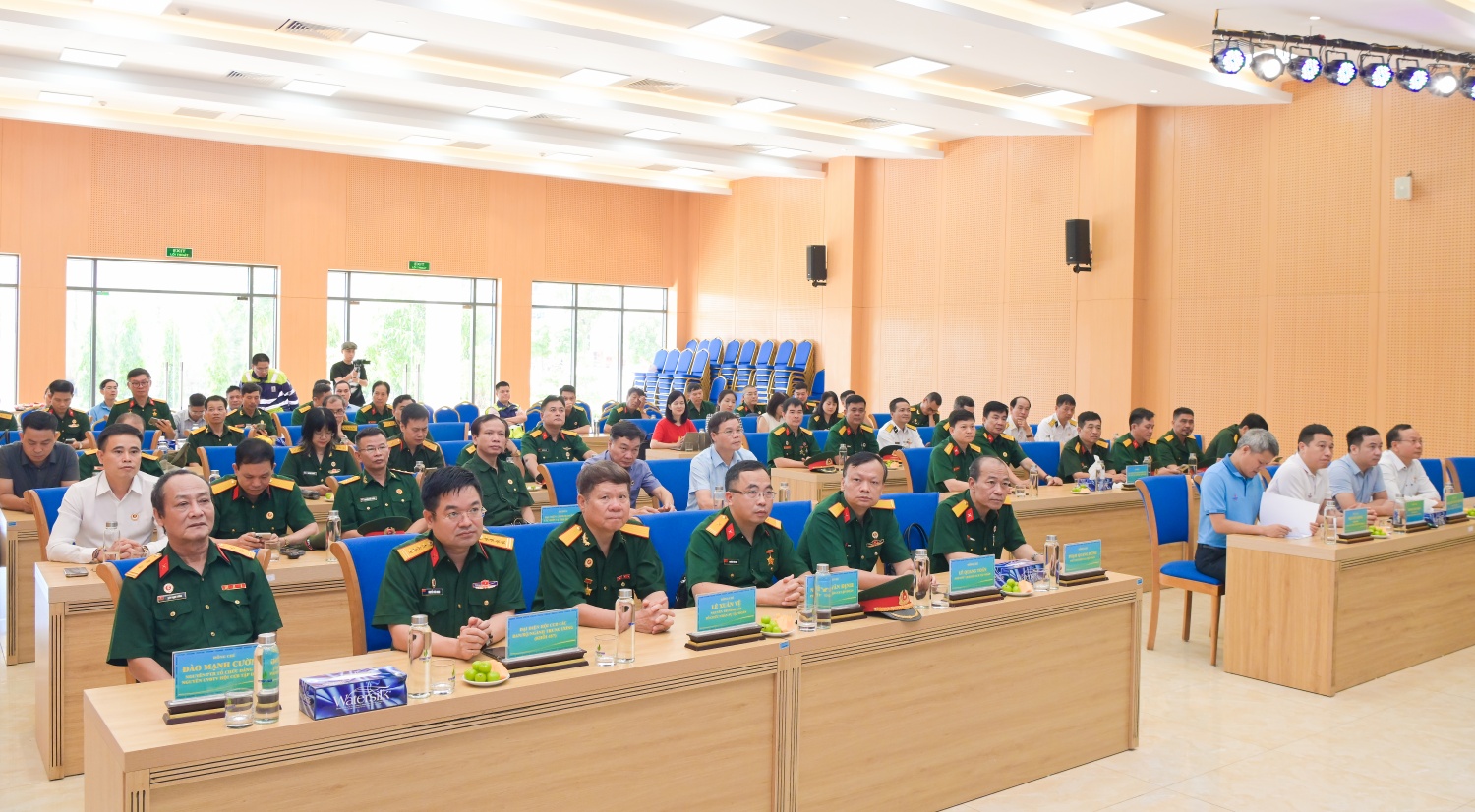 [Chùm ảnh] Hội CCB Petrovietnam thăm Nhà máy Nhiệt điện Thái Bình 2 và Khu lưu niệm Công trình Dầu khí đầu tiên