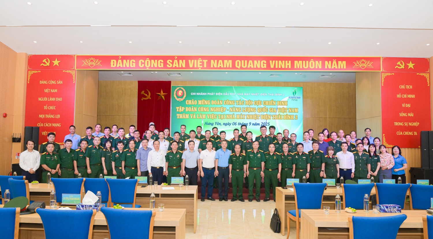 [Chùm ảnh] Hội CCB Petrovietnam thăm Nhà máy Nhiệt điện Thái Bình 2 và Khu lưu niệm Công trình Dầu khí đầu tiên