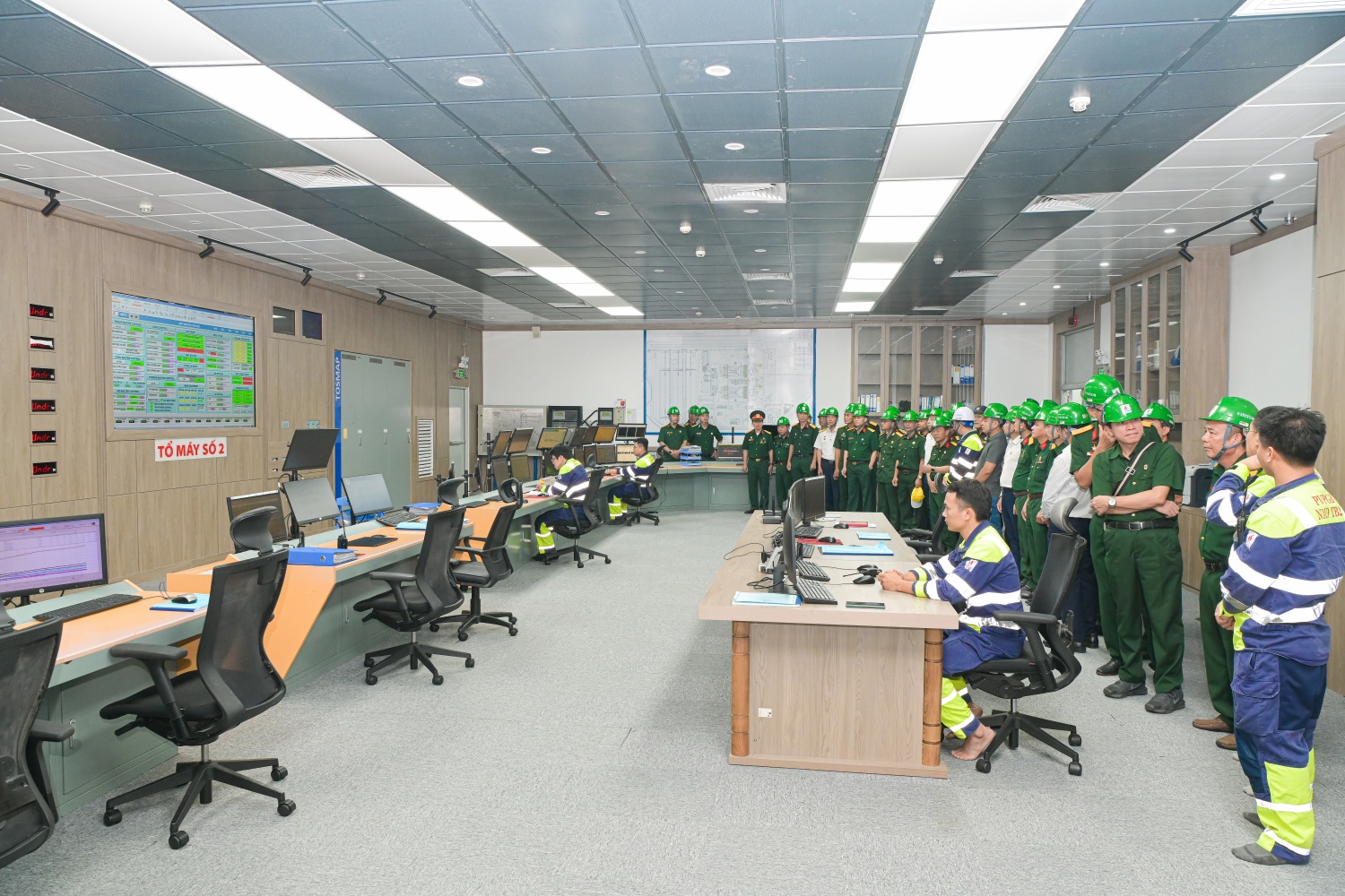 Hội CCB Petrovietnam thăm và làm việc tại NMNĐ Thái Bình 2 - biểu tượng đoàn kết, trách nhiệm và bản lĩnh Petrovietnam