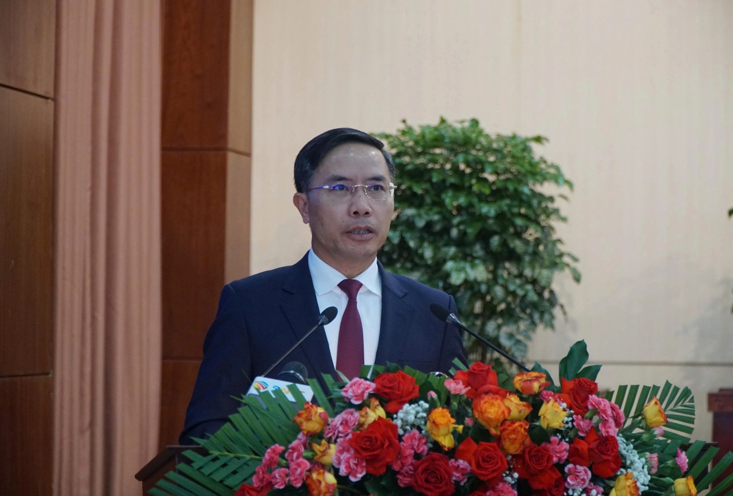 Ông Phạm Đức Ấn - tân Chủ tịch UBND TP Đà Nẵng phát biểu nhận nhiệm vụ Ông Phạm Đức Ấn - tân Chủ tịch UBND TP Đà Nẵng phát biểu nhận nhiệm vụ