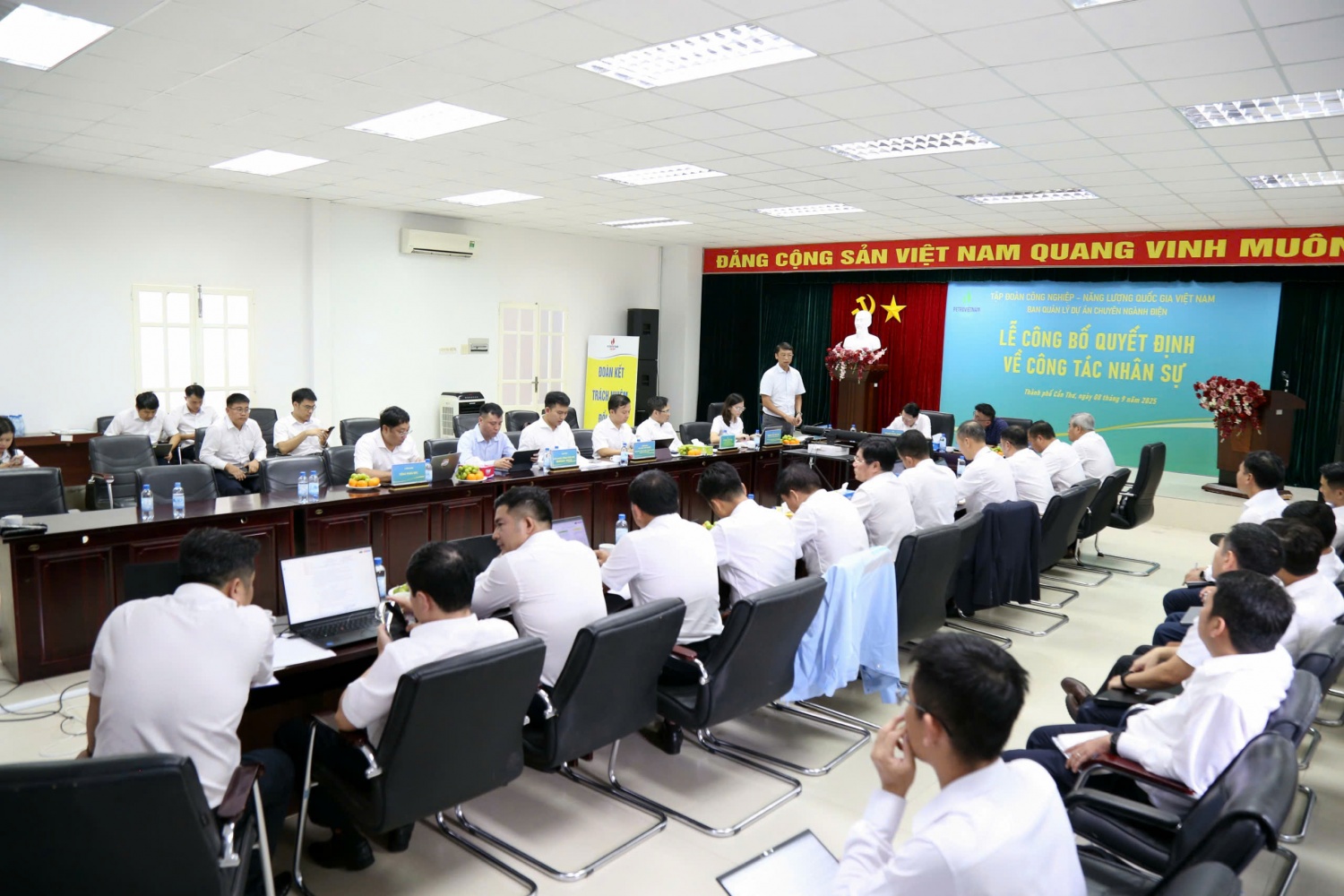 PVPMB công bố và trao Quyết định bổ nhiệm 3 Phó Giám đốc Ban QLDA chuyên ngành Điện