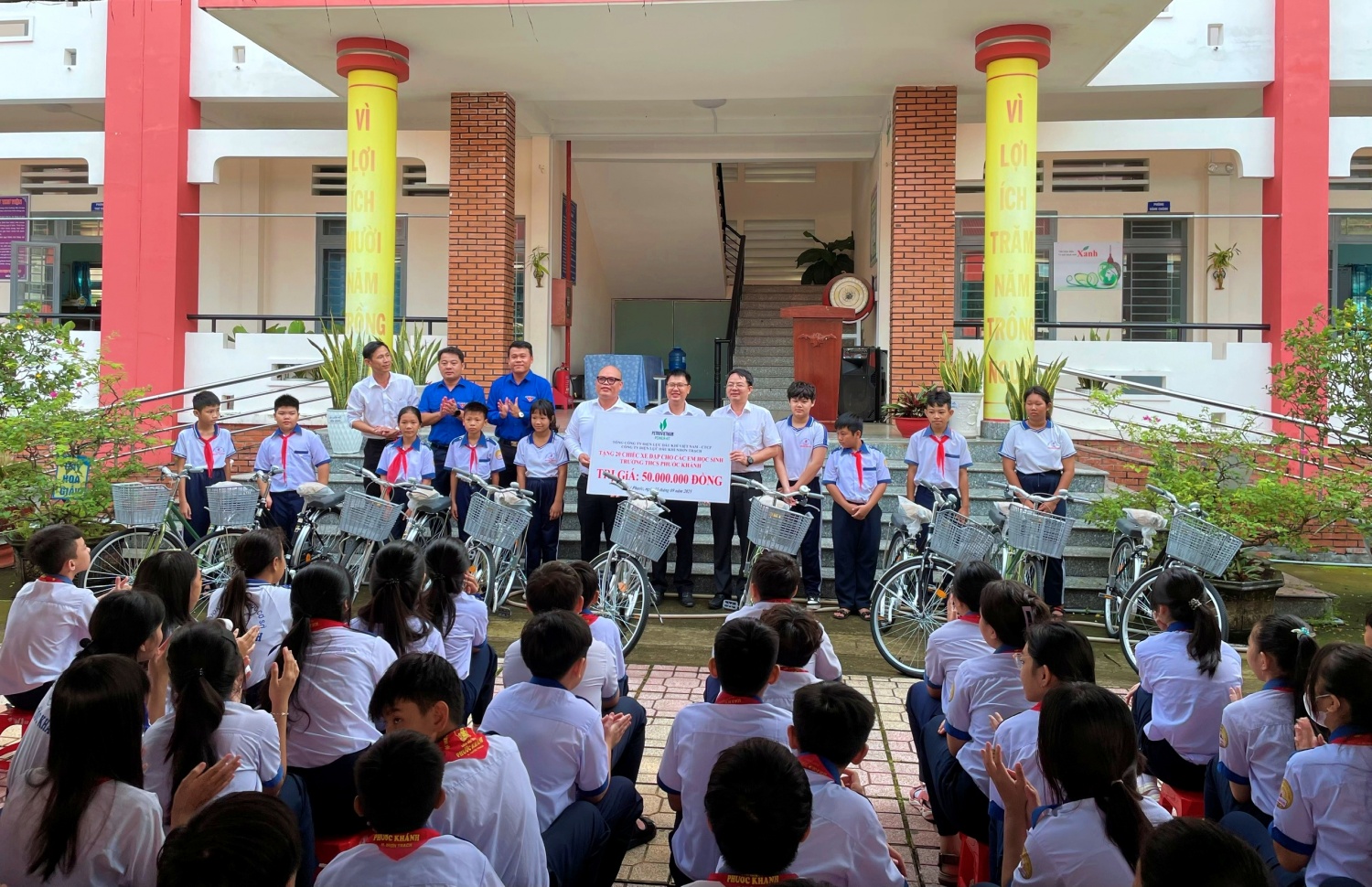 PV Power NT tặng 20 xe đạp cho học sinh nghèo vượt khó tại Đồng Nai