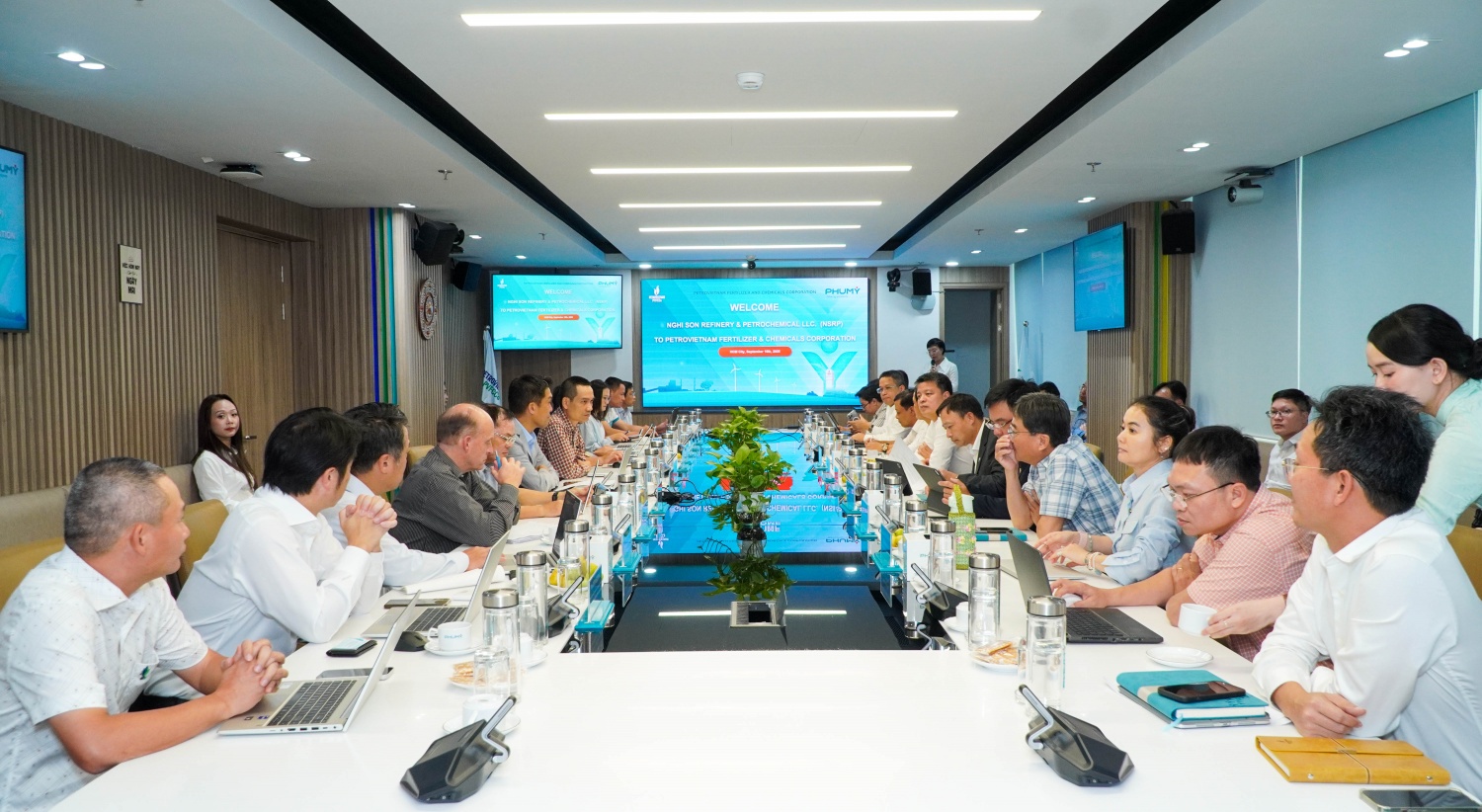 PVFCCo – Phú Mỹ và NSRP thiết lập hợp tác chiến lược trong lĩnh vực hóa chất