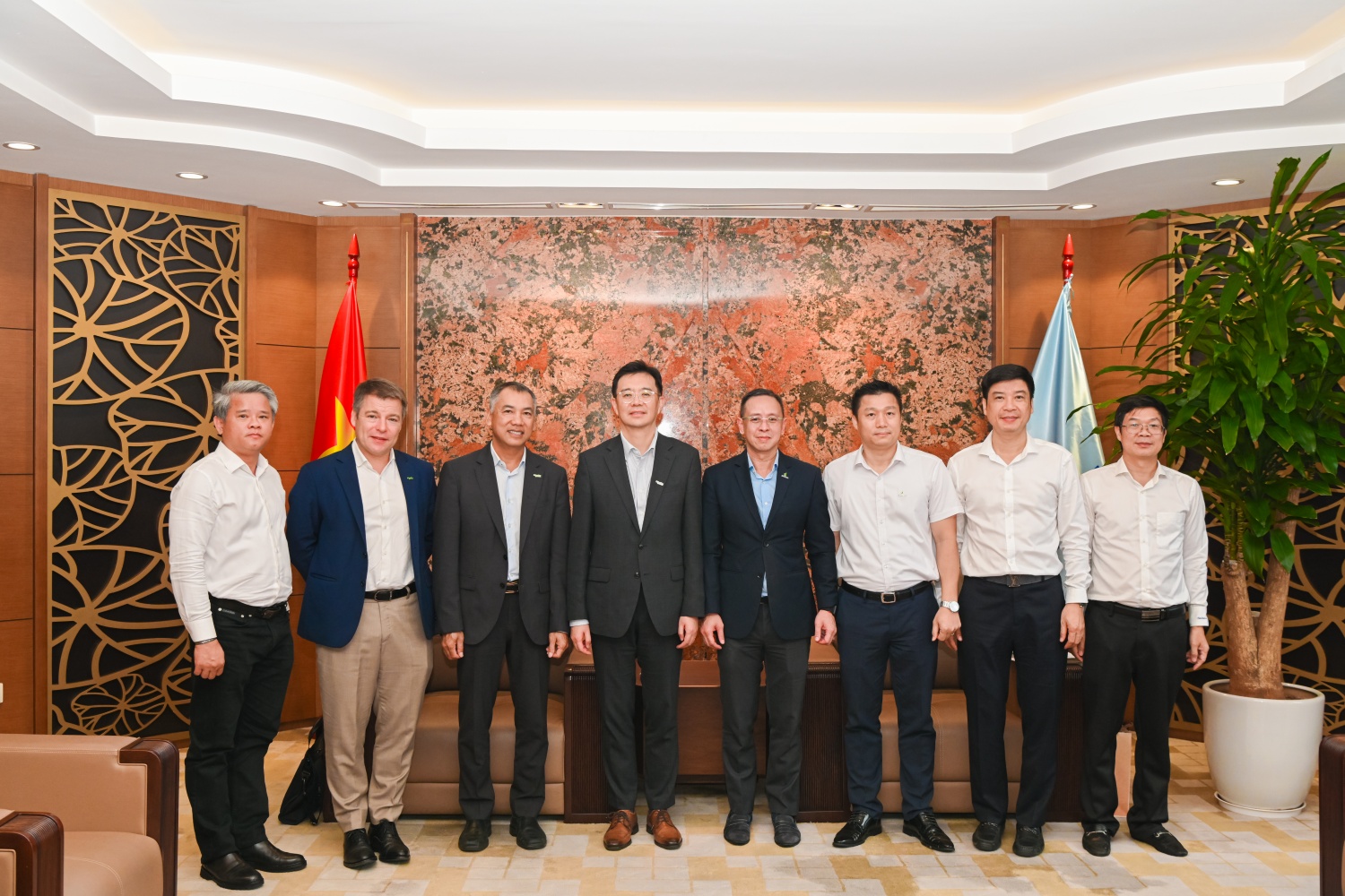 Petrovietnam làm việc với Schneider Electric Petrovietnam làm việc với Schneider Electric