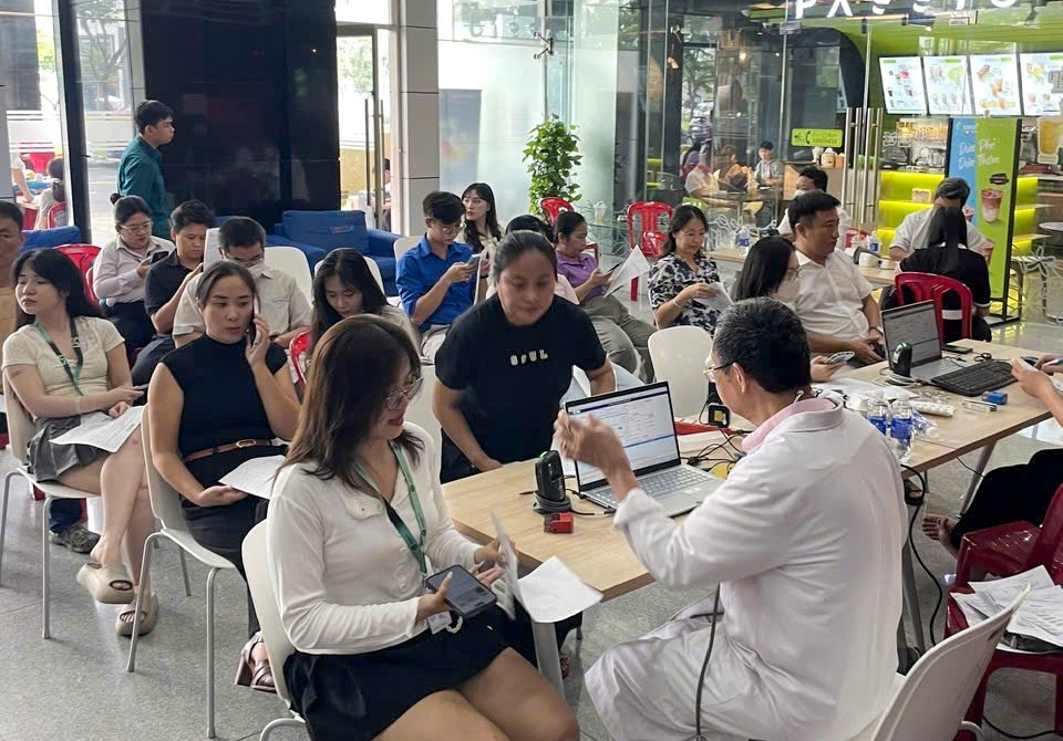 Đoàn Thanh niên PVEP hiến máu tình nguyện: Giọt máu hồng - Trao niềm hy vọng