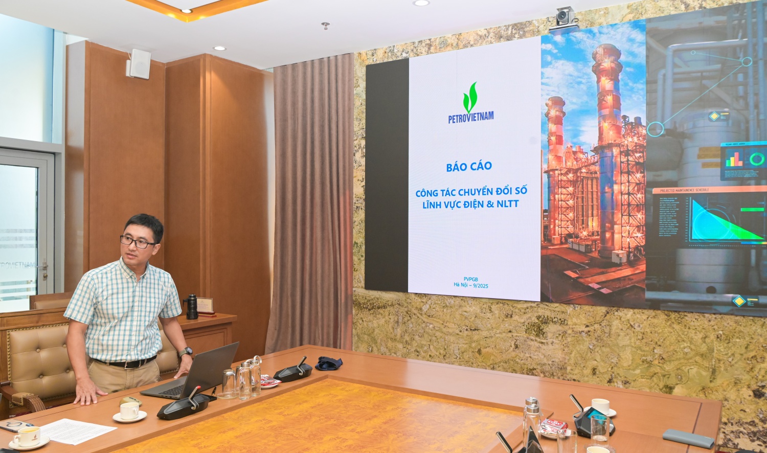 Đại diện PVPGB trình bày báo cáo tại Hội thảo Đại diện PVPGB trình bày báo cáo tại Hội thảo