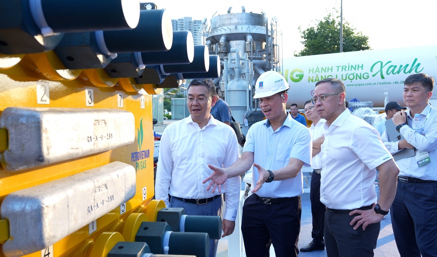 [CHÙM ẢNH] Petrovietnam "cấp tốc" hoàn thiện các hạng mục trưng bày tại Triển lãm Khoa học, Công nghệ kỷ niệm 50 năm thành lập