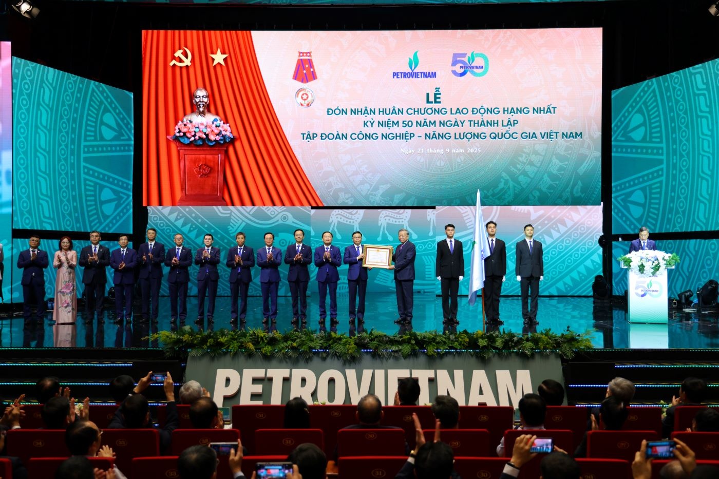 Tổng Bí thư Tô Lâm kỳ vọng Petrovietnam: “Tiên phong – Vượt trội – Bền vững – Toàn cầu”