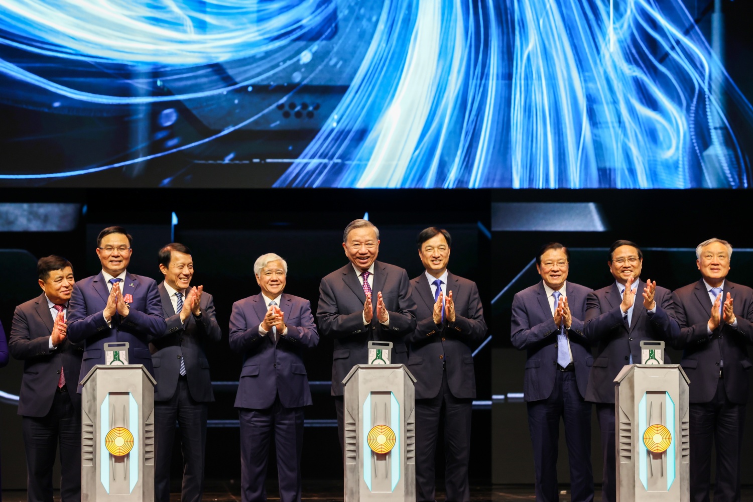 Petrovietnam khởi động chương trình xây dựng 100 phòng học STEM Innovation Petrovietnam