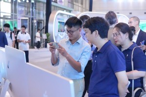 Người dân náo nức tham quan Triển lãm Khoa học, Công nghệ của Petrovietnam