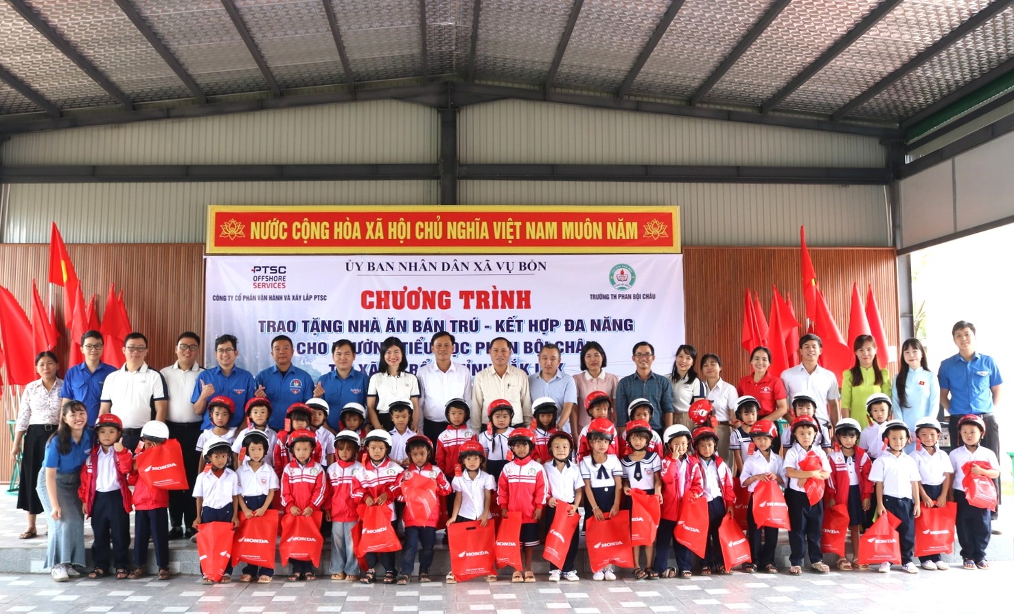 Đoàn Thanh niên POS trao tặng nhà ăn bán trú cho trường tiểu học vùng cao