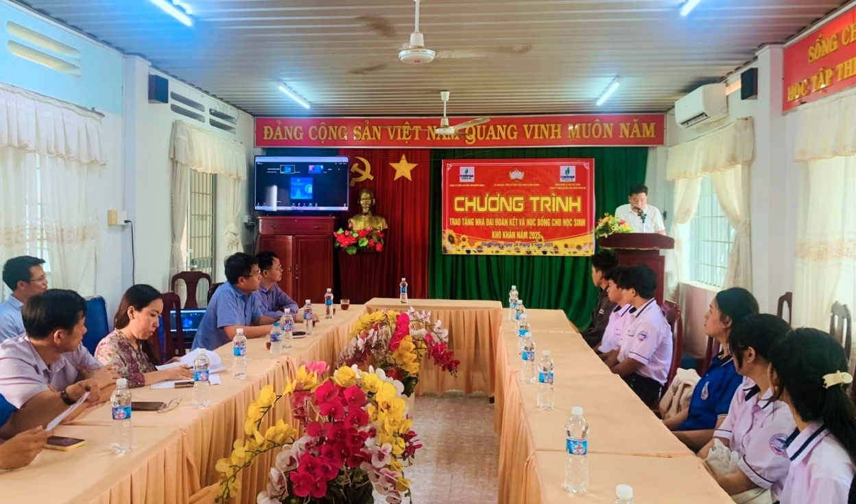 PV Power NT và PV GAS SE trao tặng Nhà đại đoàn kết và học bổng tại Đồng Nai