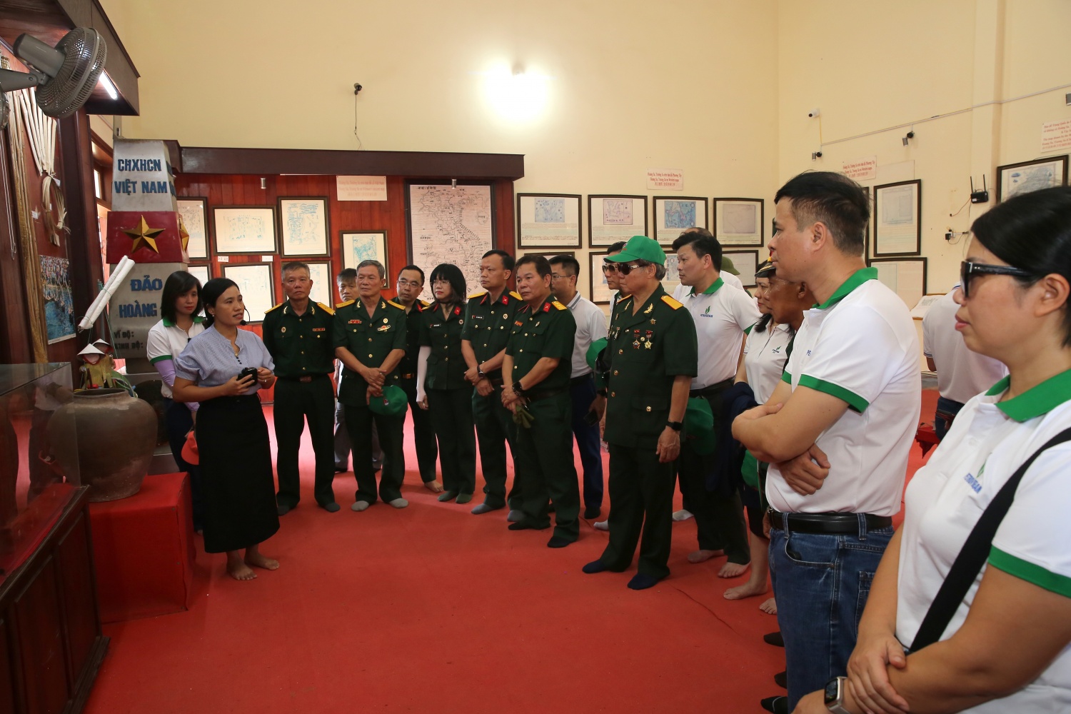 CLB Dầu khí Trường Sa chào mừng 50 năm thành lập Petrovietnam