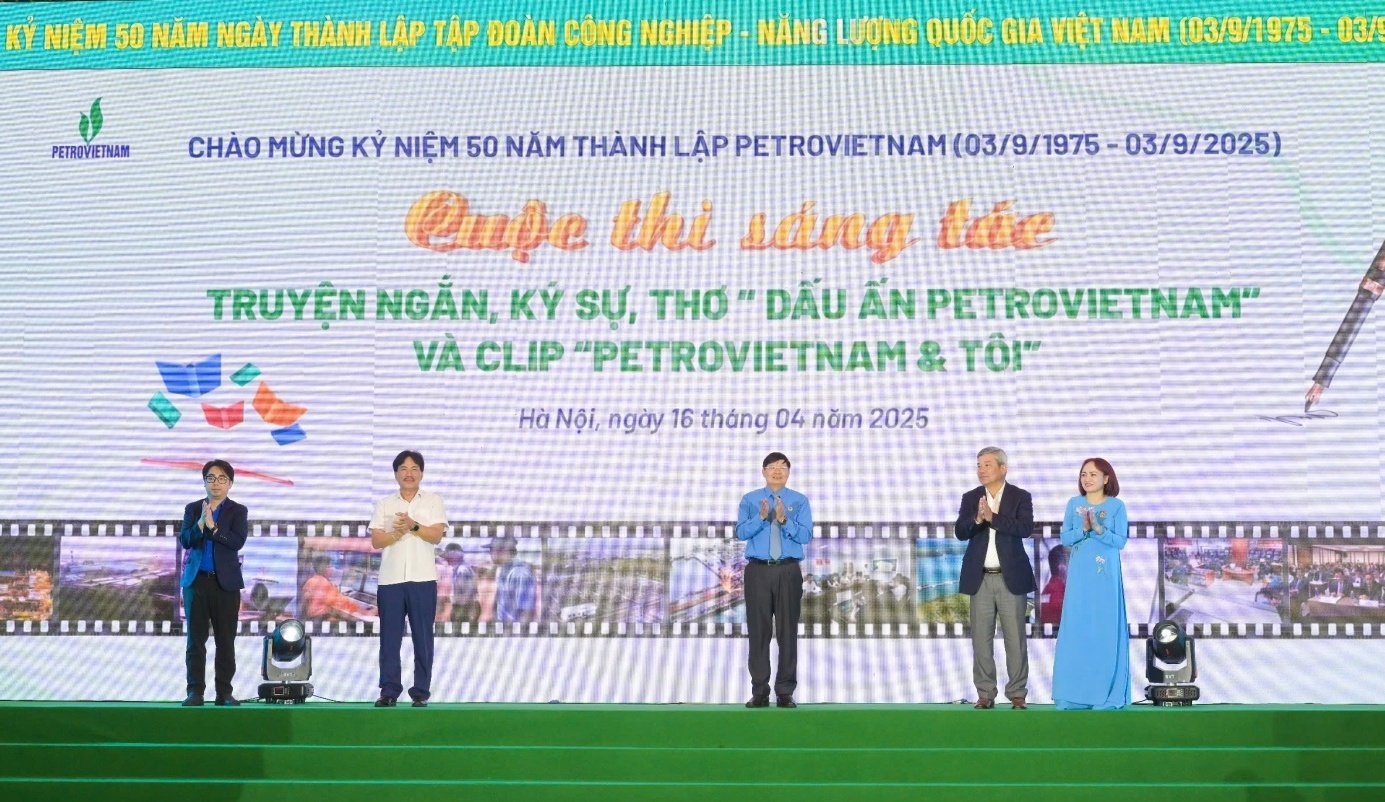 Dấu ấn từ những trang viết và thước phim: Niềm tự hào 50 năm Petrovietnam