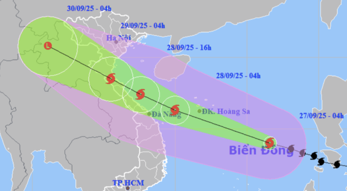 Dự báo hướng di chuyển của bão số 10 Bualoi. Ảnh: Trung tâm Dự báo khí tượng thủy văn quốc gia. Dự báo hướng di chuyển của bão số 10 Bualoi. Ảnh: Trung tâm Dự báo khí tượng thủy văn quốc gia.
