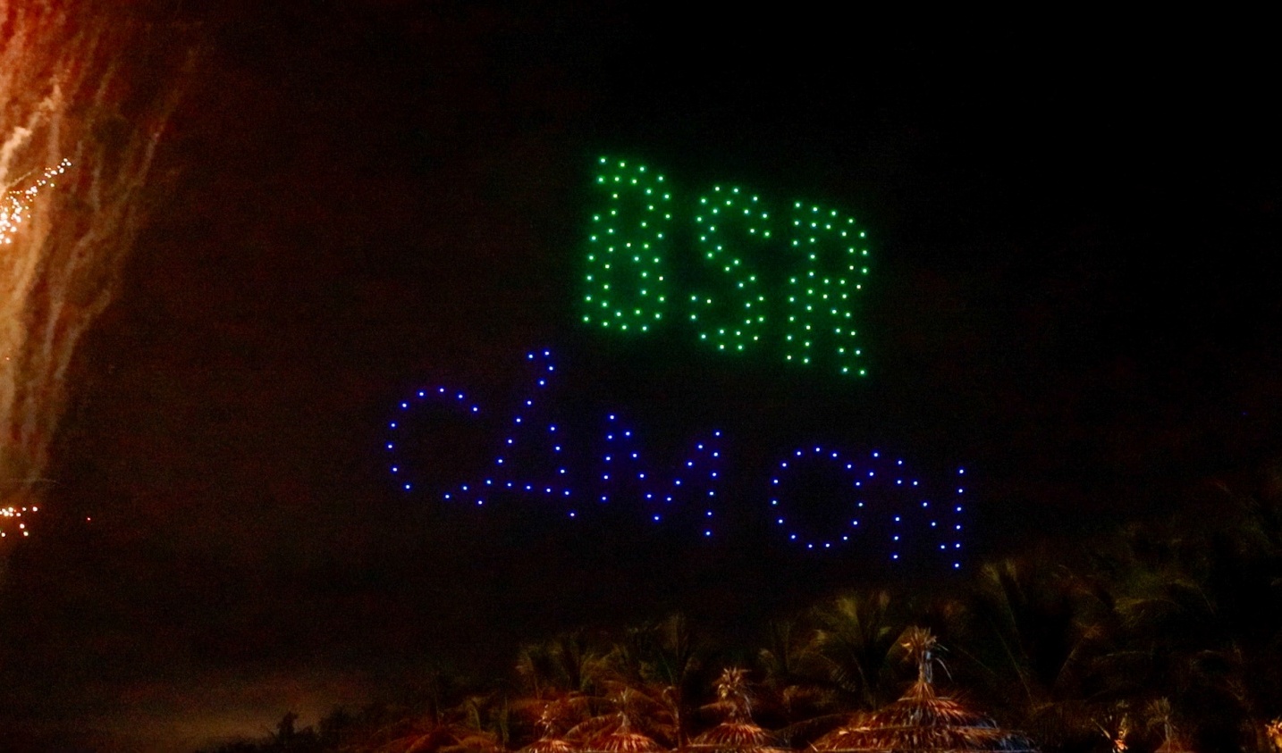 Chiêm ngưỡng màn Drone Show ngoạn mục “BSR kết nối quá khứ - hiện tại - tương lai”