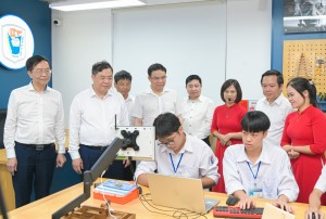 [Chùm ảnh] Petrovietnam/PV GAS khánh thành phòng thực hành STEM tại Trường THPT Lý Tự Trọng, Ninh Bình