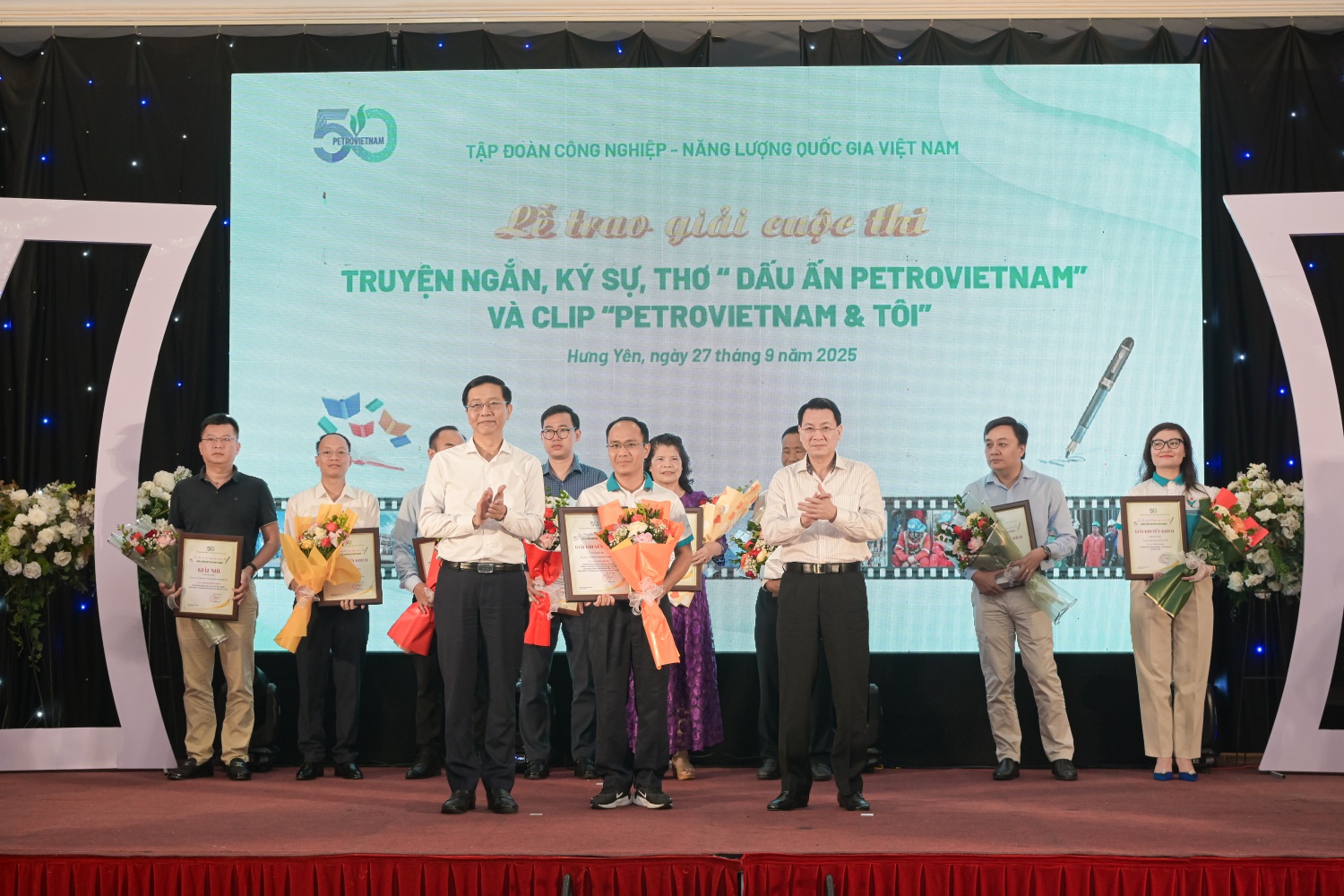 “Cho mùa bội thu” - hành trình từ khẩu hiệu đến niềm tin, ước mơ, bạn đồng hành với người nông dân “Cho mùa bội thu” - hành trình từ khẩu hiệu đến niềm tin, ước mơ, bạn đồng hành với người nông dân