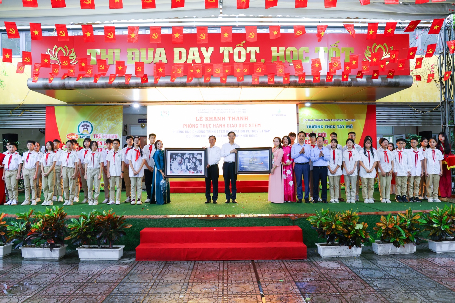 Petrovietnam tiên phong phát triển giáo dục STEM: Khánh thành 2 phòng học tại THCS Tây Mỗ và Tây Mỗ 3 Petrovietnam tiên phong phát triển giáo dục STEM: Khánh thành 2 phòng học tại THCS Tây Mỗ và Tây Mỗ 3