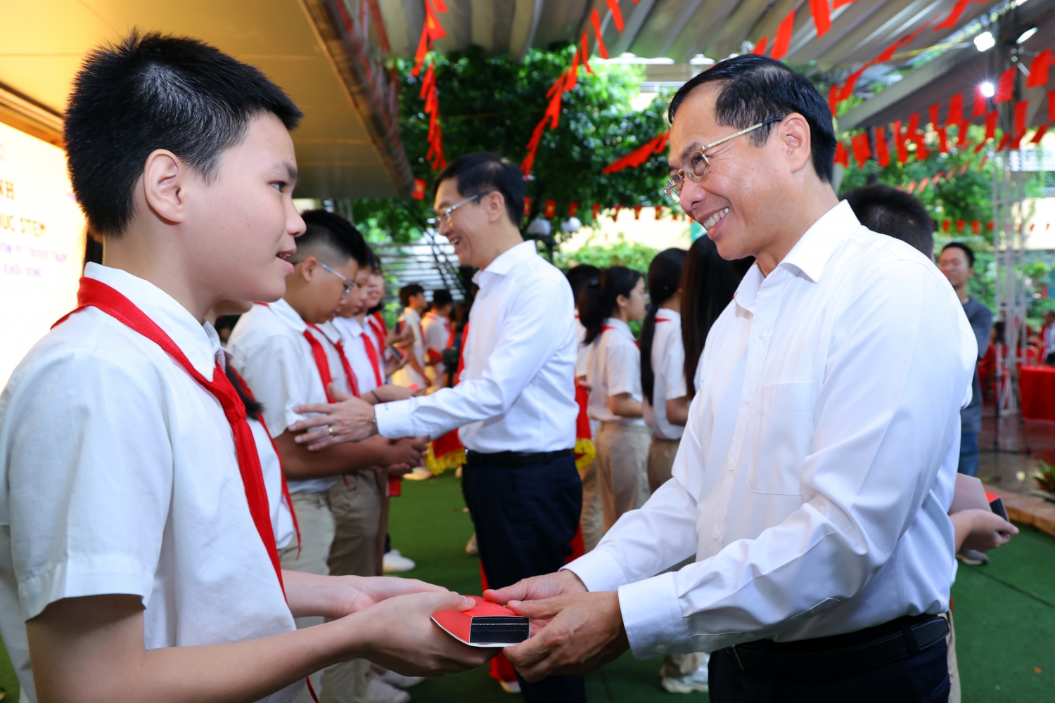 Khánh thành 2 phòng thực hành STEM tại THCS Tây Mỗ và Tây Mỗ 3 Petrovietnam tiên phong phát triển giáo dục STEM: Khánh thành 2 phòng học tại THCS Tây Mỗ và Tây Mỗ 3