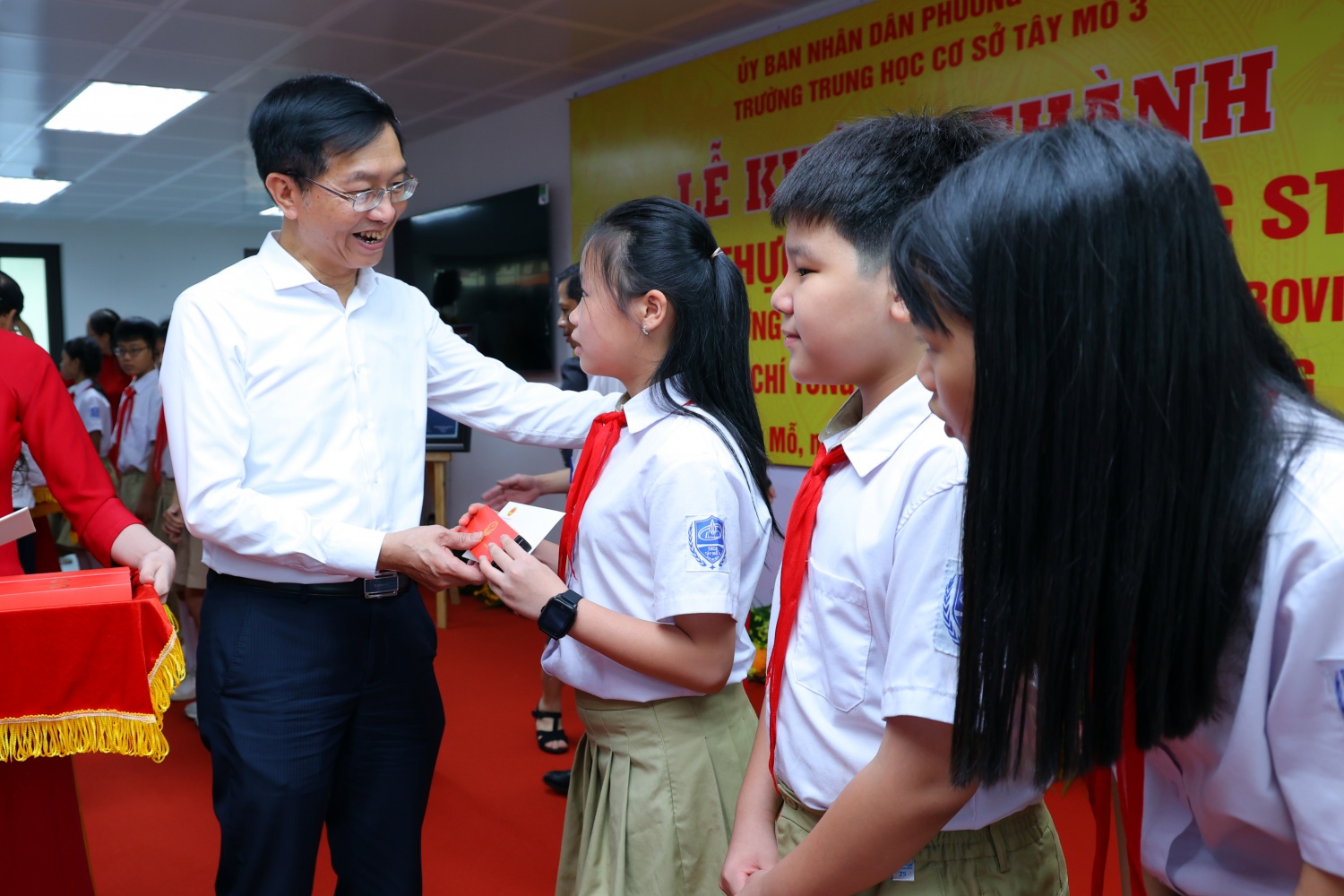 Khánh thành 2 phòng thực hành STEM tại THCS Tây Mỗ và Tây Mỗ 3 Petrovietnam tiên phong phát triển giáo dục STEM: Khánh thành 2 phòng học tại THCS Tây Mỗ và Tây Mỗ 3