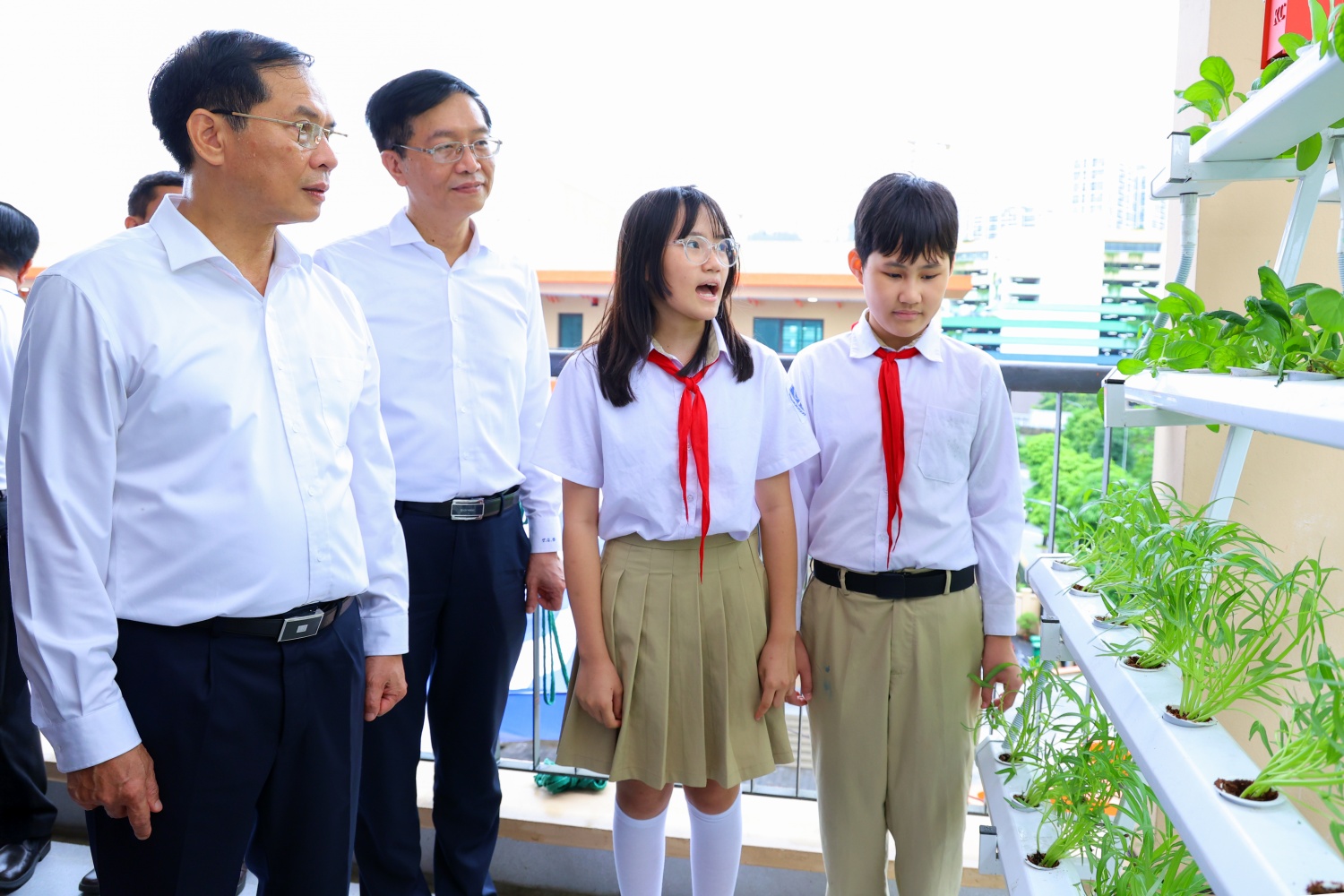 Khánh thành 2 phòng thực hành STEM tại THCS Tây Mỗ và Tây Mỗ 3 Petrovietnam tiên phong phát triển giáo dục STEM: Khánh thành 2 phòng học tại THCS Tây Mỗ và Tây Mỗ 3