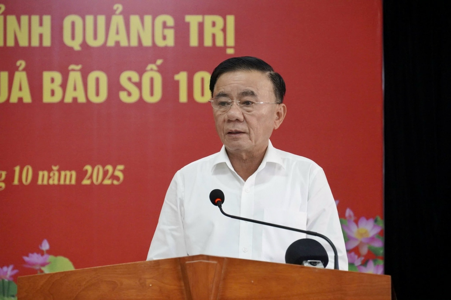 Petrovietnam trao hỗ trợ 5 tỷ đồng khắc phục hậu quả bão số 10 đến tỉnh Quảng Trị