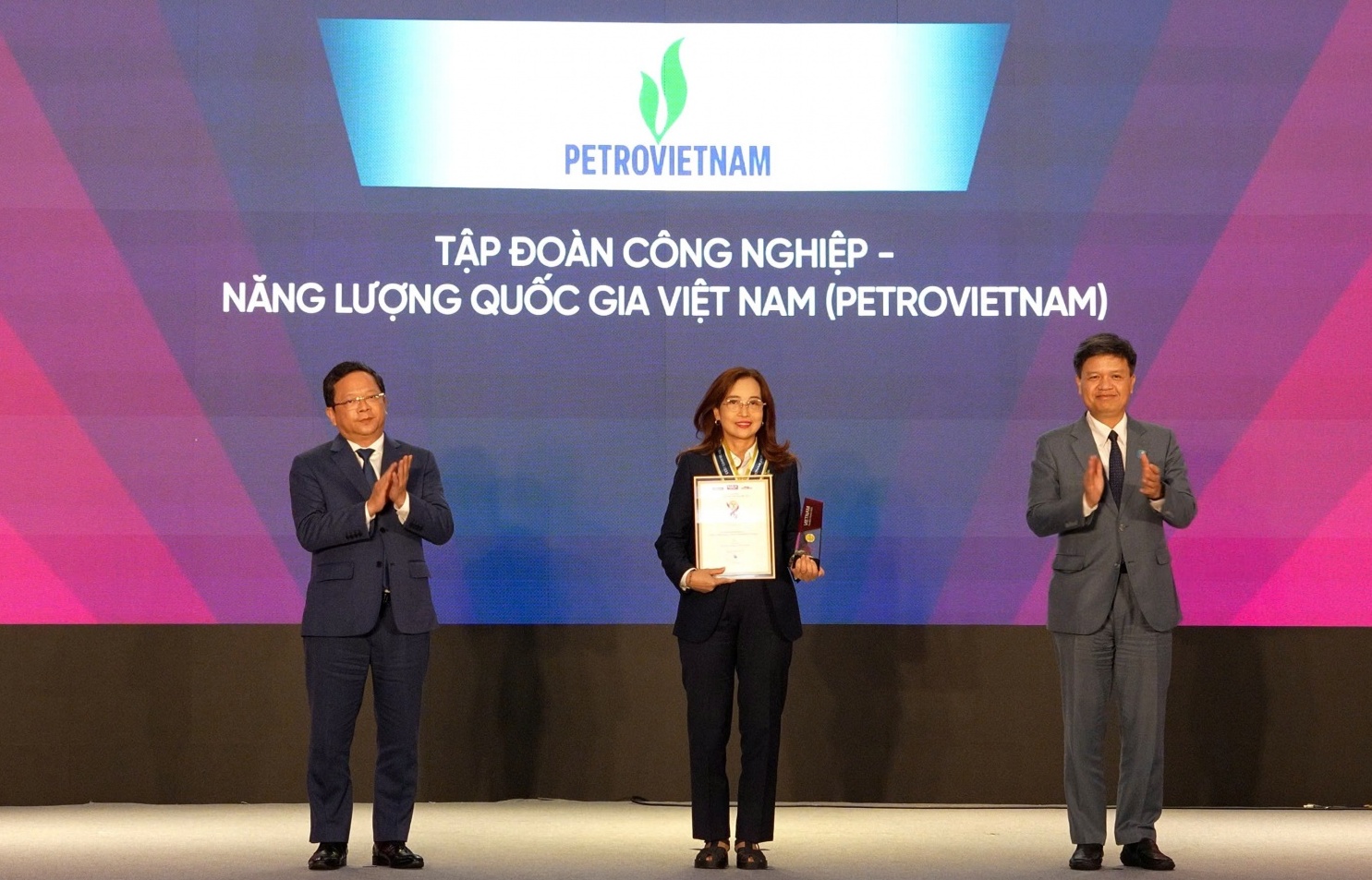 [VIDEO] "Dòng điện vàng" giữa đại ngàn Tây Nguyên