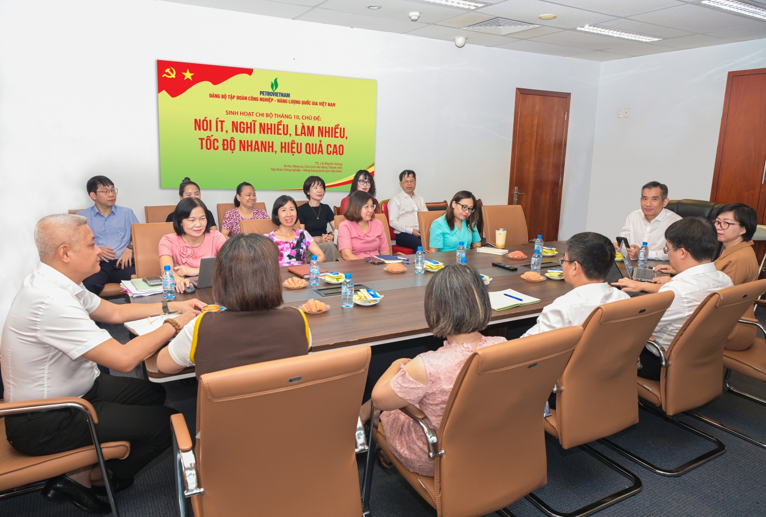 [Chùm ảnh] Đảng bộ BMQL&ĐH Petrovietnam quán triệt tinh thần “Nói ít, nghĩ nhiều, làm nhiều, tốc độ nhanh, hiệu quả cao”