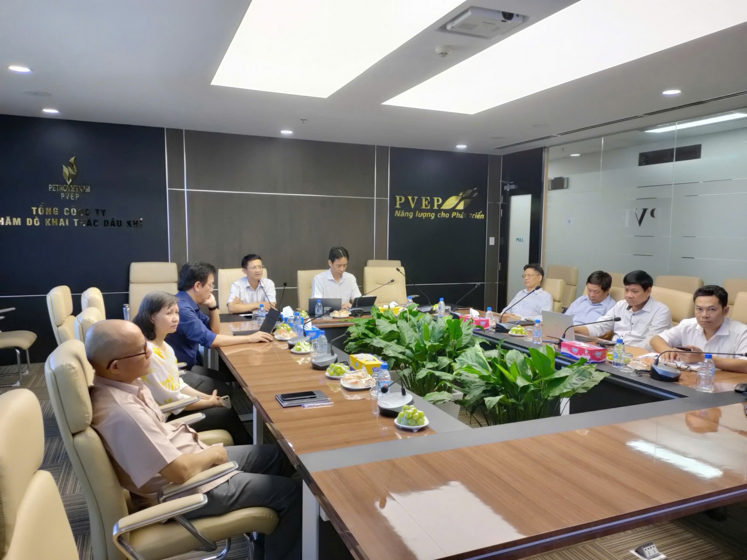 PVEP tổ chức sinh hoạt chi bộ tháng 10: Giữ lửa truyền thống – Kiến tạo tương lai PVEP tổ chức sinh hoạt Chi bộ tháng 10: “Nói ít - Nghĩ nhiều - Làm nhiều - Tốc độ nhanh - Hiệu quả cao”