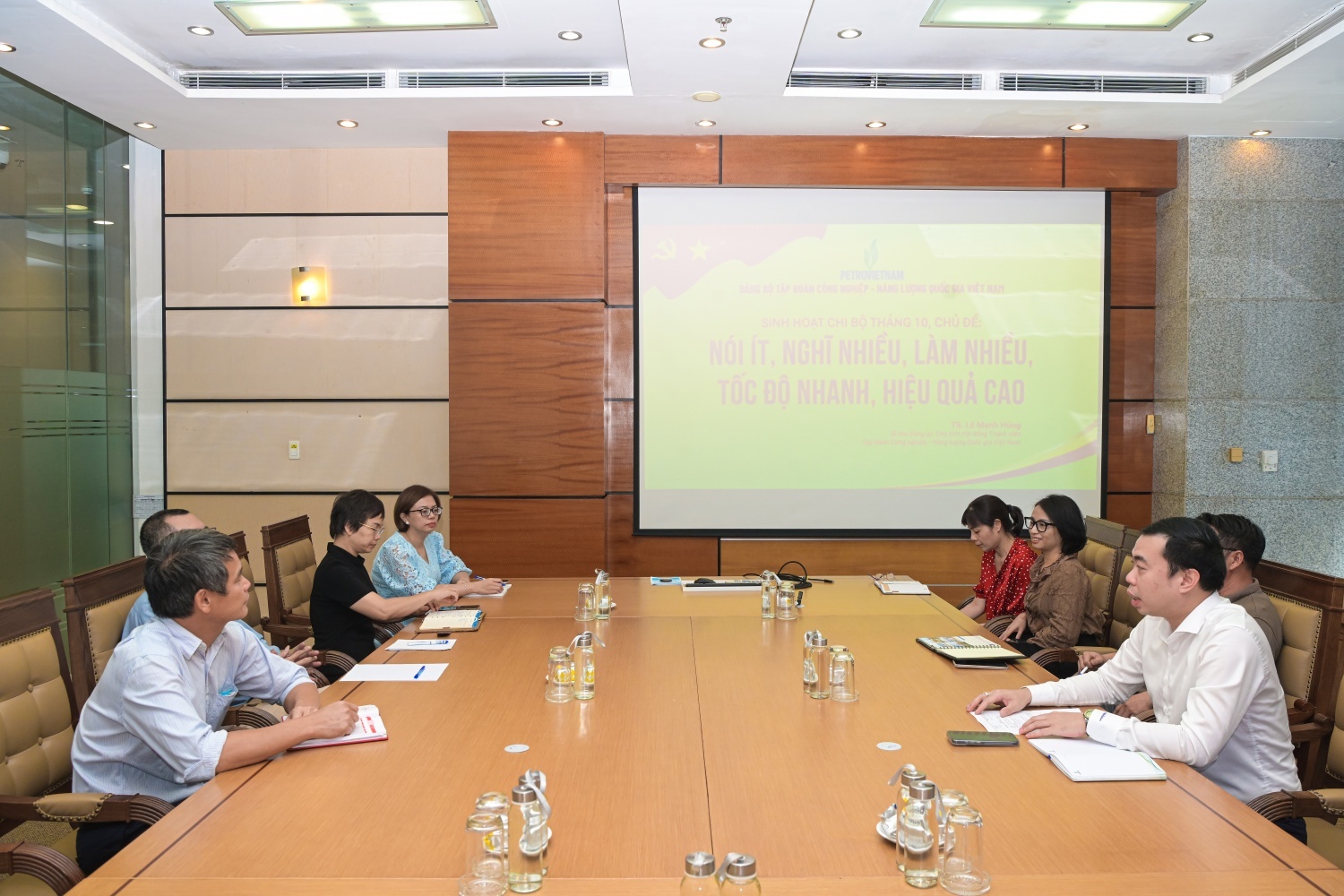 Đảng bộ Bộ máy Quản lý và Điều hành Petrovietnam quán triệt tinh thần “Nói ít, nghĩ nhiều, làm nhiều, tốc độ nhanh, hiệu quả cao”