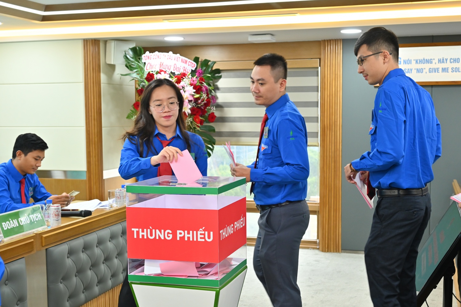 Đại biểu tiến hành bầu Ban Chấp hành Đoàn Tổng công ty