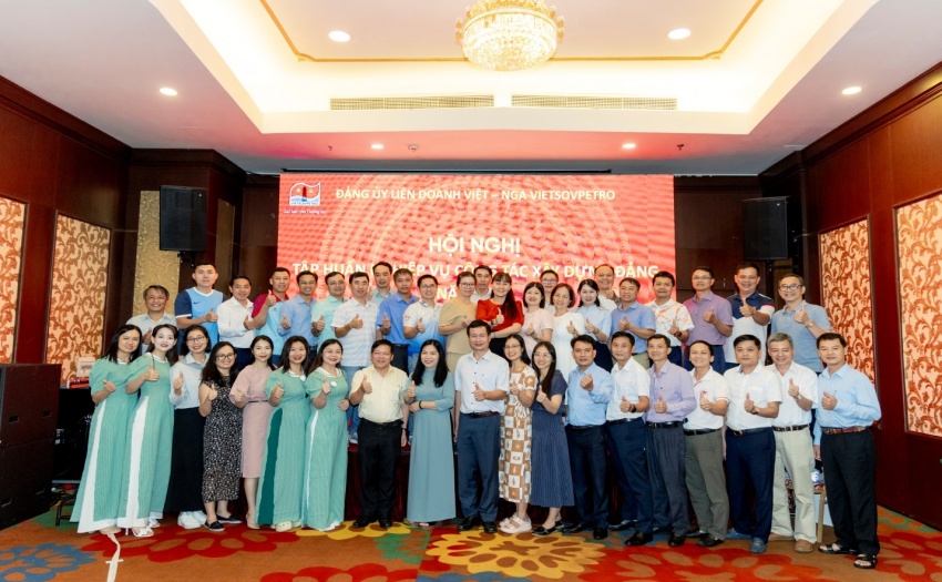 Đảng ủy Vietsovpetro tổ chức tập huấn kết hợp về nguồn năm 2025 Đảng ủy Vietsovpetro tổ chức tập huấn kết hợp về nguồn năm 2025