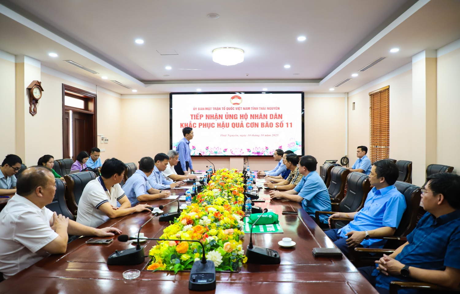 [Chùm ảnh] Petrovietnam hỗ trợ tỉnh Thái Nguyên khắc phục hậu quả của cơn bão số 11