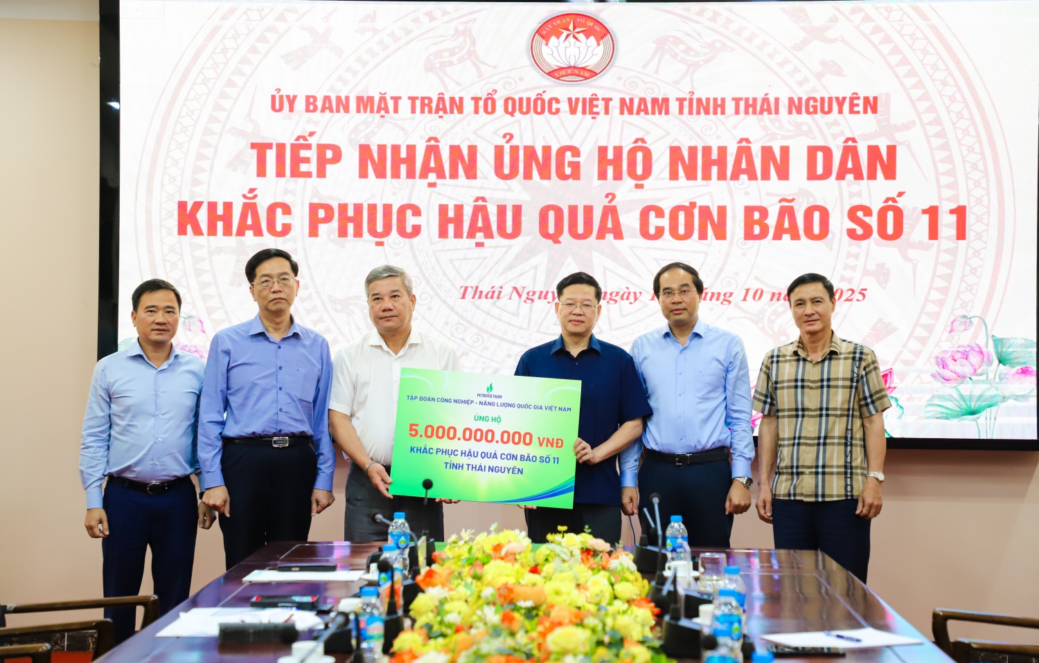 Petrovietnam hỗ trợ tỉnh Thái Nguyên khắc phục hậu quả của cơn bão số 11