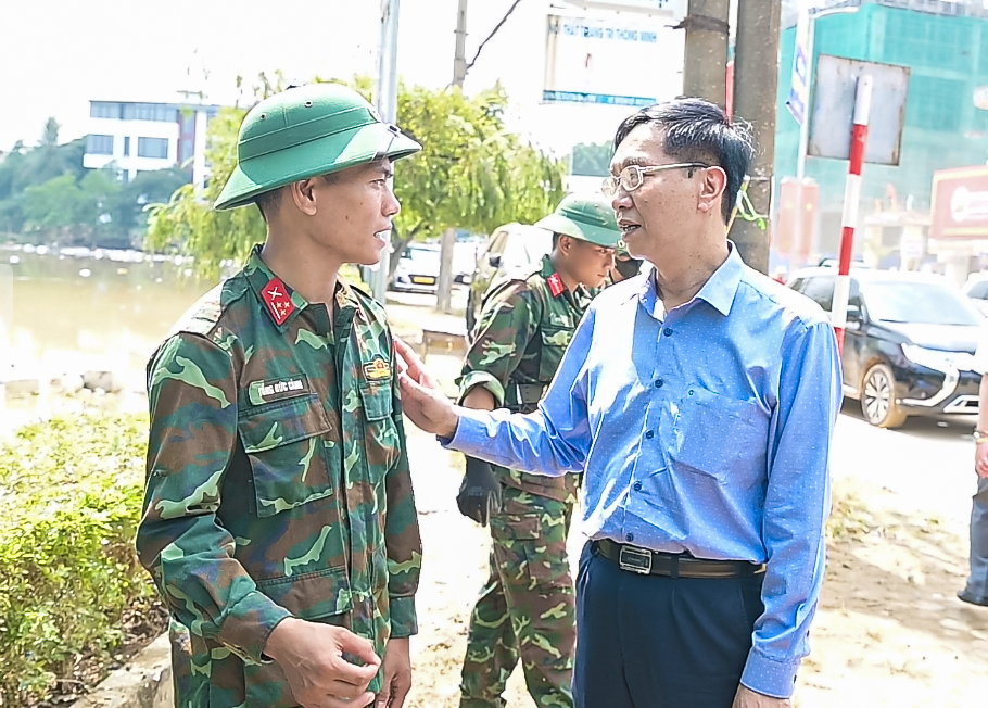 Nghĩa tình Petrovietnam - Sẻ chia cùng bà con vùng lũ Thái Nguyên