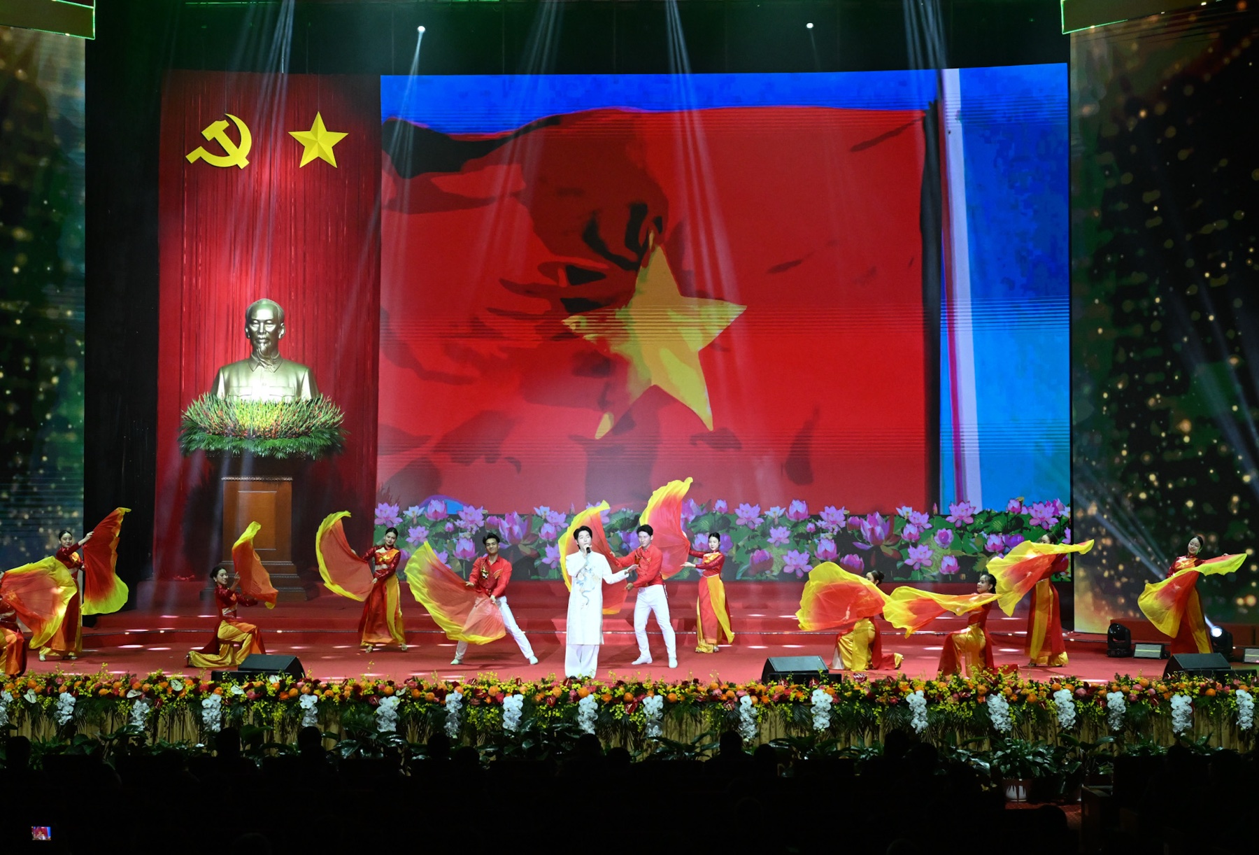 Đại hội Đảng bộ Chính phủ lần thứ I tiến hành phiên trù bị Đại hội Đảng bộ Chính phủ lần thứ I tiến hành phiên trù bị