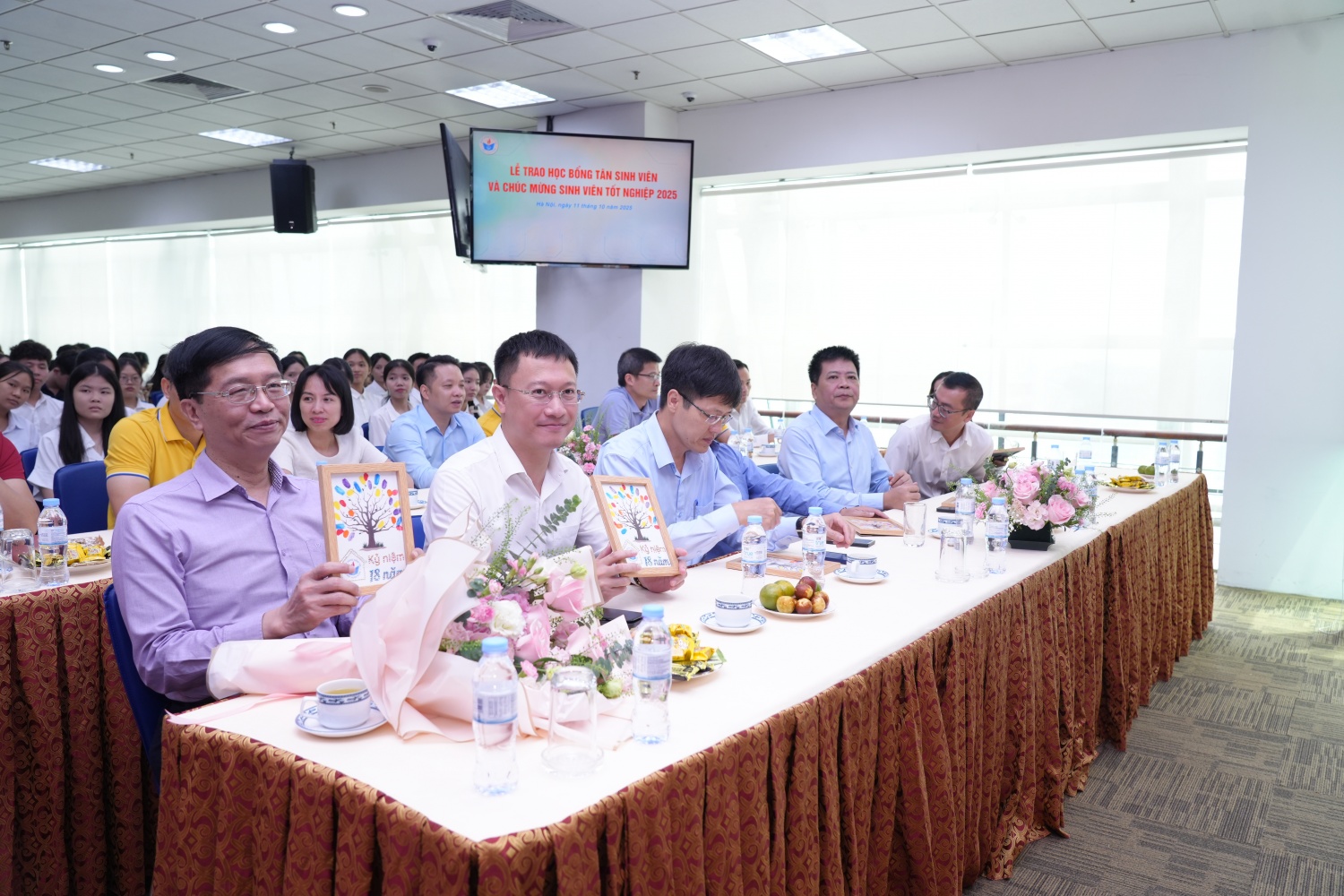 Petrovietnam sát cánh cùng sinh viên nghèo Petrovietnam sát cánh cùng sinh viên nghèo