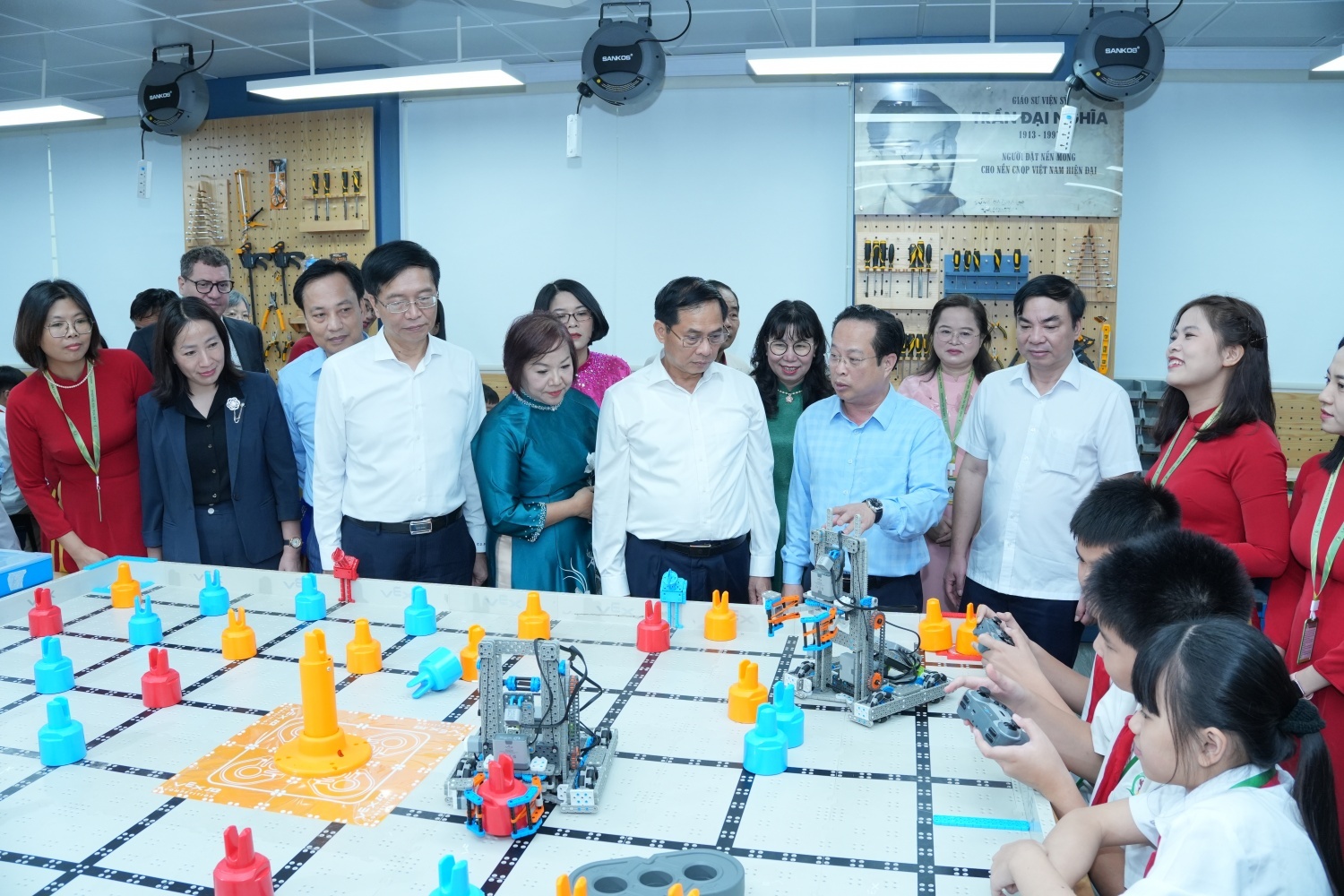 Lan tỏa tinh thần đổi mới sáng tạo từ chương trình “STEM Innovation Petrovietnam” Lan tỏa tinh thần đổi mới sáng tạo từ chương trình “STEM Innovation Petrovietnam”