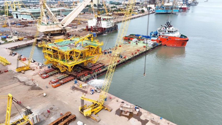 Vietsovpetro đón dòng dầu thương mai từ giàn BK-24, vượt kế hoạch gần 2 tháng Vietsovpetro đón dòng dầu thương mại đầu tiên từ giàn BK-24, vượt kế hoạch hơn 2 tháng