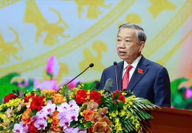 Đại hội Đảng bộ Chính phủ lần thứ I: Đoàn kết, kỷ cương - Dân chủ, đổi mới - Đột phá, phát triển - Gần dân, vì dân. Đại hội Đảng bộ Chính phủ lần thứ I: Đoàn kết, kỷ cương - Dân chủ, đổi mới - Đột phá, phát triển - Gần dân, vì dân.