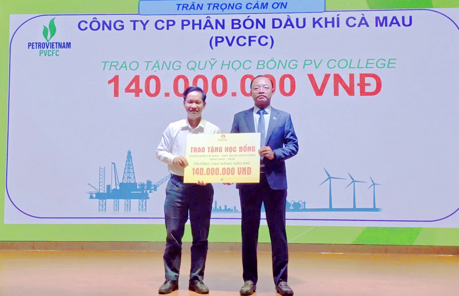 PVCFC chắp cánh ước mơ cho học sinh PV College từ Hạt ngọc mùa vàng PVCFC chắp cánh ước mơ cho học sinh PV College từ Hạt ngọc mùa vàng