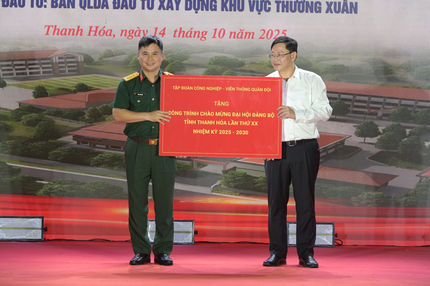 Tập đoàn Công nghiệp - Viễn thông Quân đội trao tặng kinh phí góp phần xây dựng dự án 