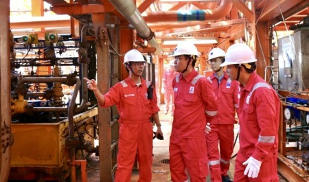 Giàn trưởng Nguyễn Duy Tứ - người giữ “nhịp sống” trên giàn Đại Hùng 01