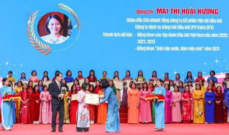 "Nữ tướng" ngành công nghiệp - năng lượng vinh dự được biểu dương "Giỏi việc nước, đảm việc nhà"