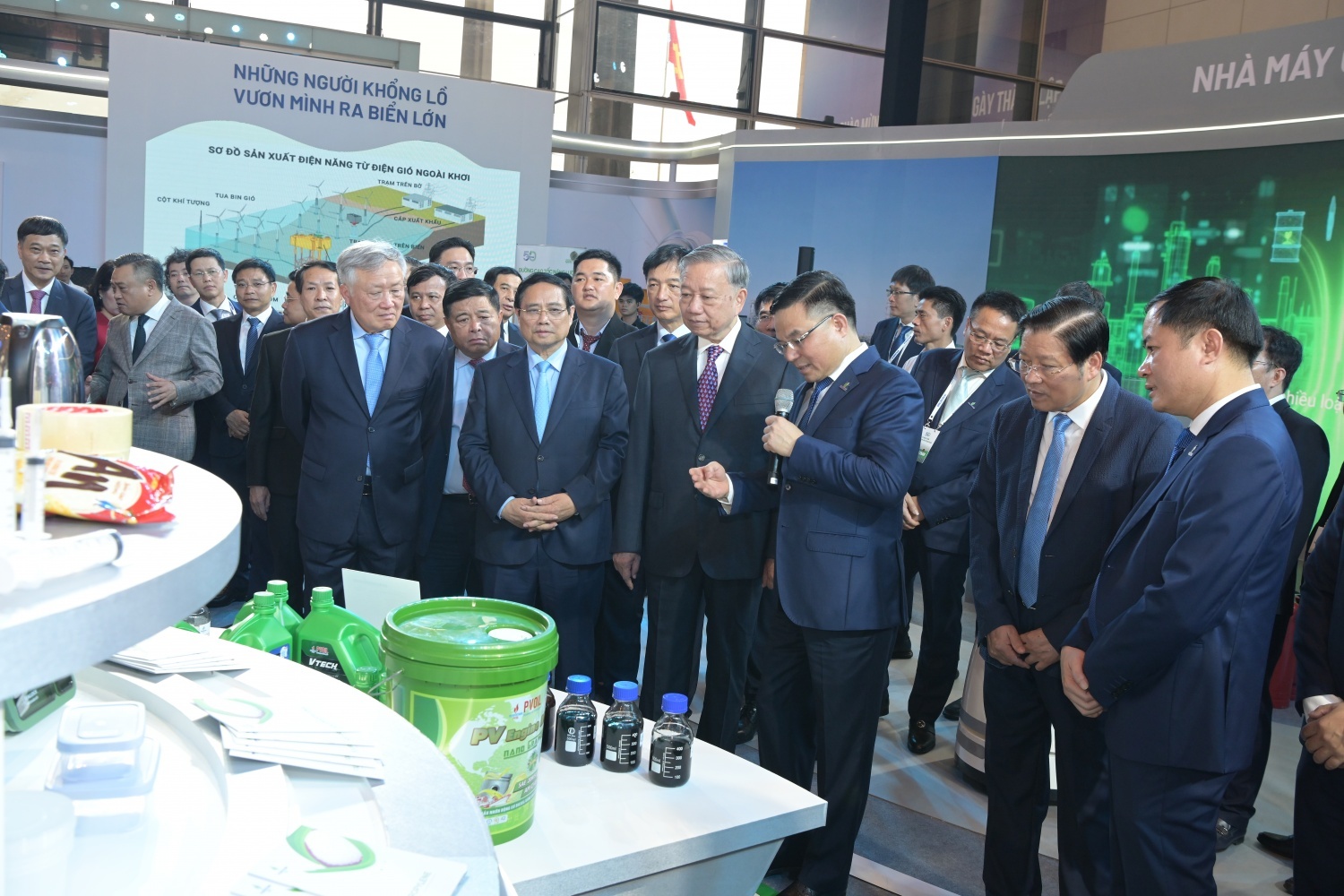 Petrovietnam tăng tốc làm chủ công nghệ chiến lược mới, chuyển đổi số theo tư duy “AI-First” Petrovietnam tăng tốc làm chủ công nghệ chiến lược mới, chuyển đổi số theo tư duy “AI-First”