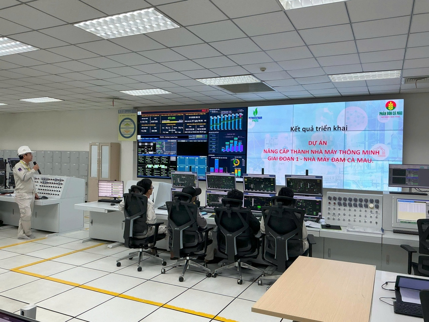 Petrovietnam tăng tốc làm chủ công nghệ chiến lược mới, chuyển đổi số theo tư duy “AI-First” Petrovietnam tăng tốc làm chủ công nghệ chiến lược mới, chuyển đổi số theo tư duy “AI-First”